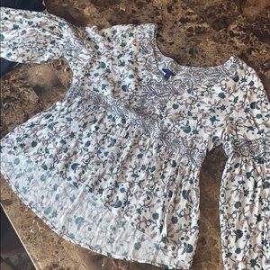 Cute flower blouse. Only worn once